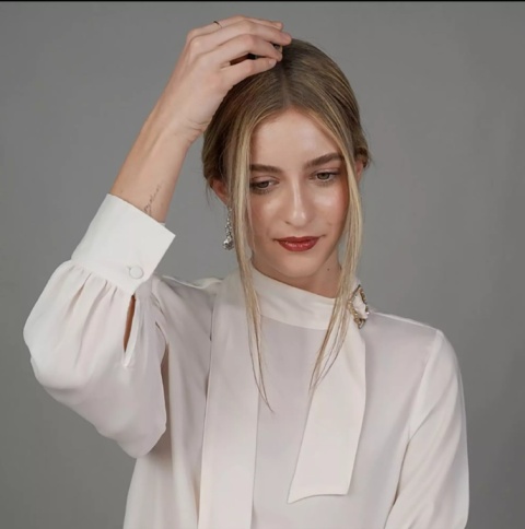 H646 INSTANT RETOUCH BARVA VLASŮ Světlý blond pudr pro zakrytí kořínků